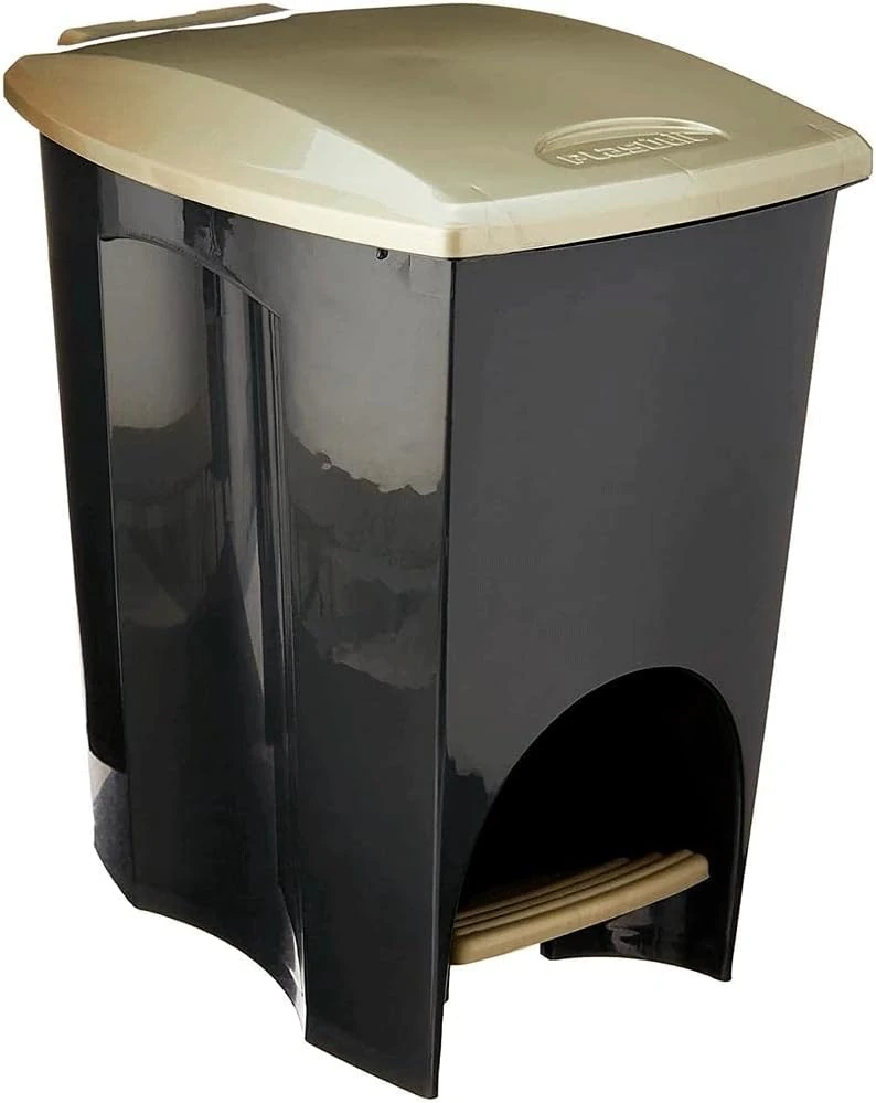 Castro Naves - LIXEIRA PLAST. C/PEDAL  7L RETANG. PR C/TP CZ - 11956 01